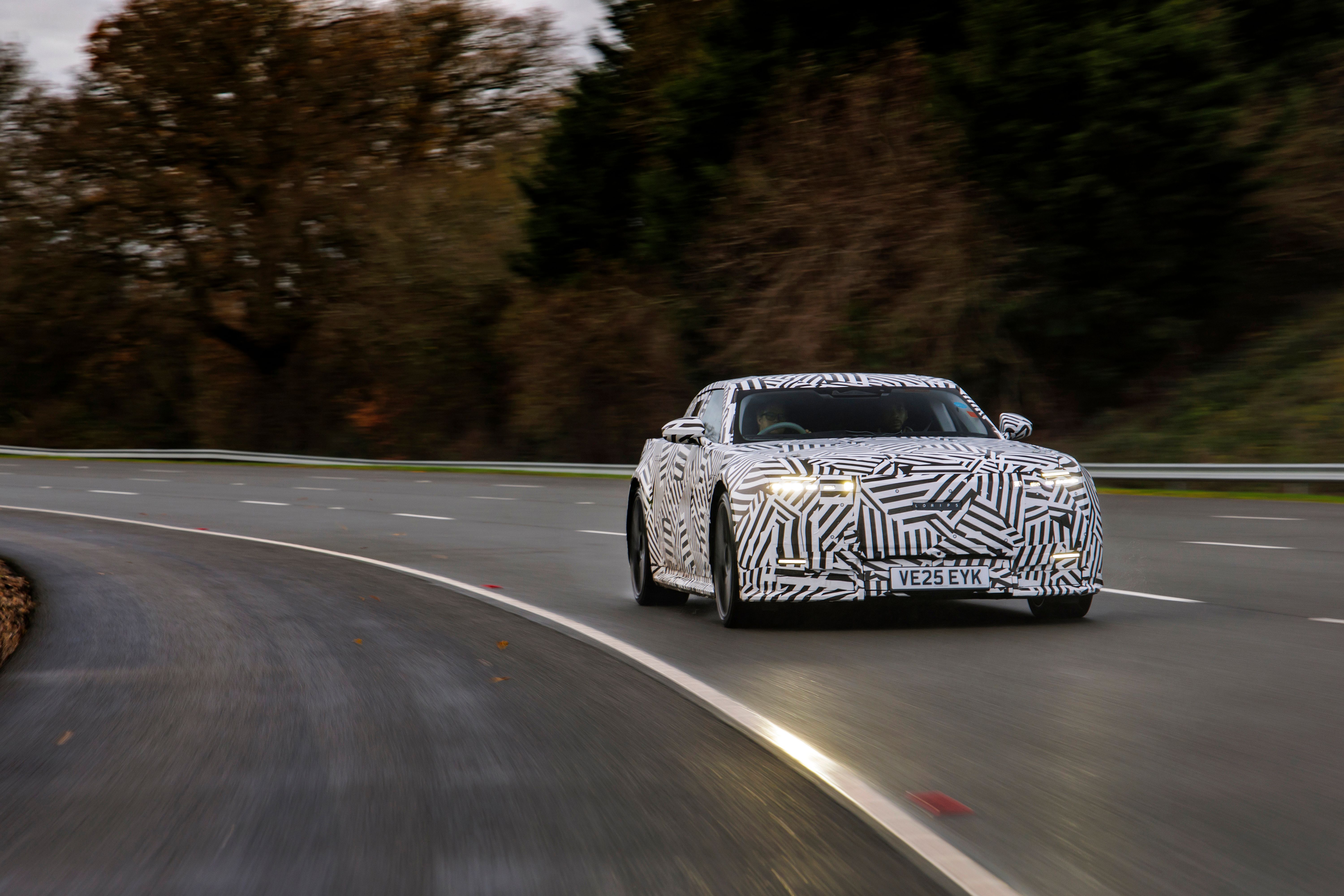 Jaguar Tipo 00 EV First Ride: sembra ancora strano, ma è davvero veloce